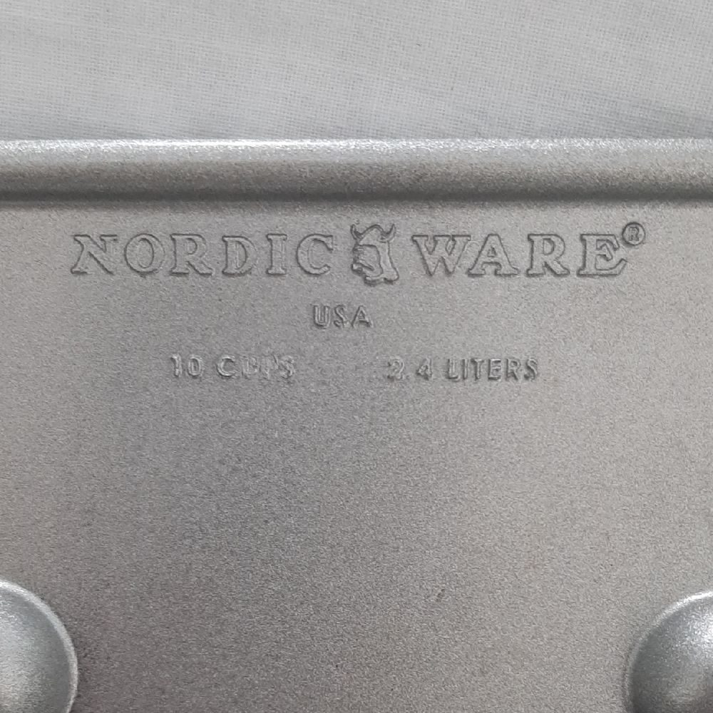 NORDIC WEAR🧸Build-A-Bear🧸3D CAKE PAN Great Condition - Picture 5 of 10